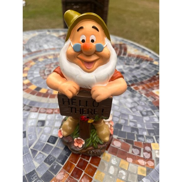New DiSNEY DOC GARDEN STATUE - Picture 1 of 5